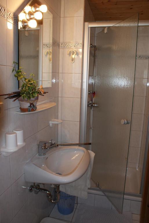 Haus Bergfrieden Hotel Бах Екстериор снимка