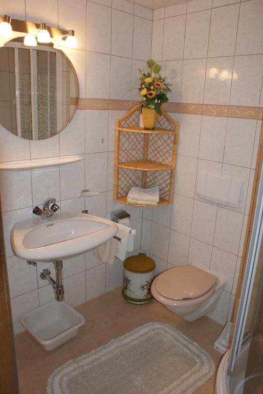Haus Bergfrieden Hotel Бах Екстериор снимка