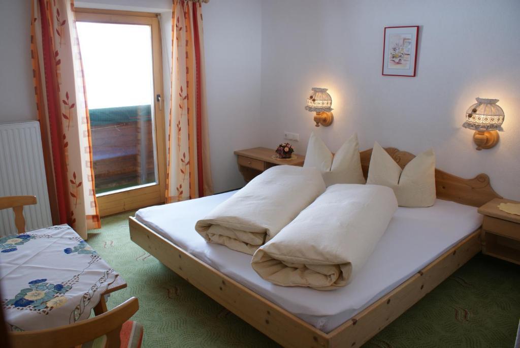 Haus Bergfrieden Hotel Бах Екстериор снимка